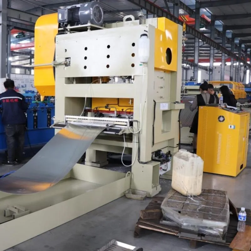 Machine de formage de rouleaux de panneaux acoustiques