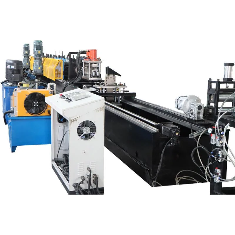Machine de formage automatique de rouleaux de canaux solaires